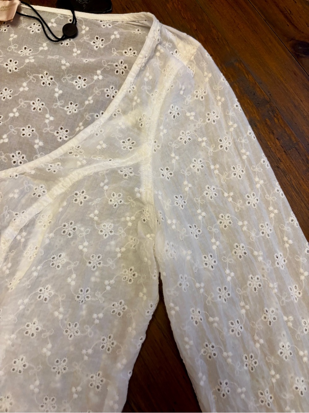 NWT Frankie’s bikinis x Sydney Sweeney Bardot eyelet flyaway top - Picture 11 of 16